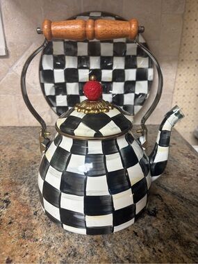 NWT! Mackenzie-Childs Courtly Check 2 Quart Tea Kettle